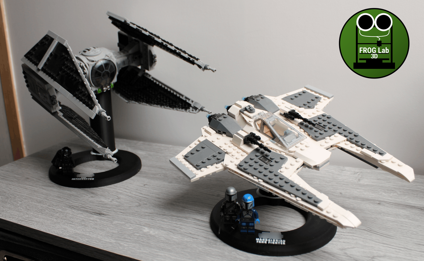 Support d’exposition LEGO Star Wars - 75348 Mandalorian Fang Fighter