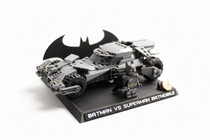 Support d’exposition LEGO DC Batman - 76331 Batman vs Superman Batmobile